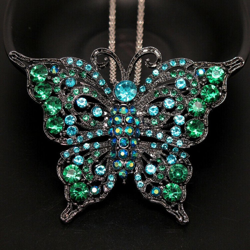 Betsey Johnson Sparkly Shades of BLUE Rhinestone BUTTERFLY Pendant Adj. Necklace